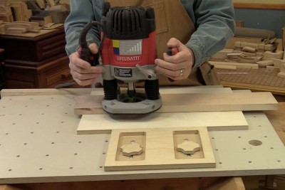 Travail à main levée avec une toupie