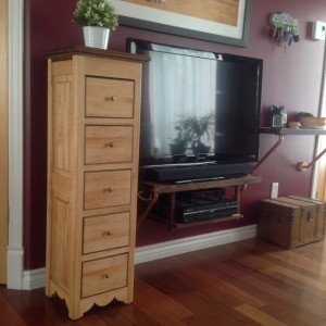 Commode étroite