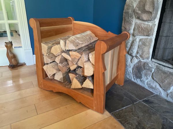 Une boîte à bois fabriquée avec style