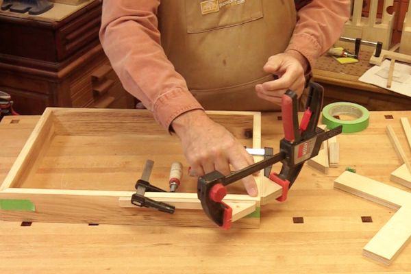 Système efficace pour l'assemblage de boîte à onglets