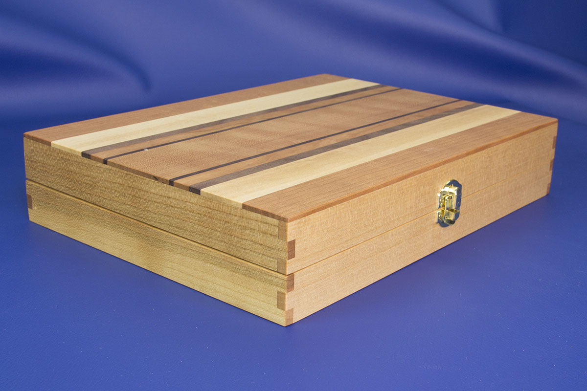 Grand coffret à mouches - Détail