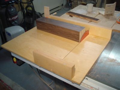 Table de Gérard Lacroix