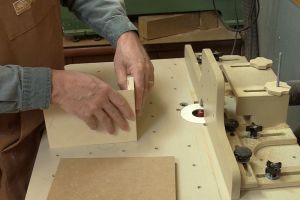 Fabrication des onglets à la toupie