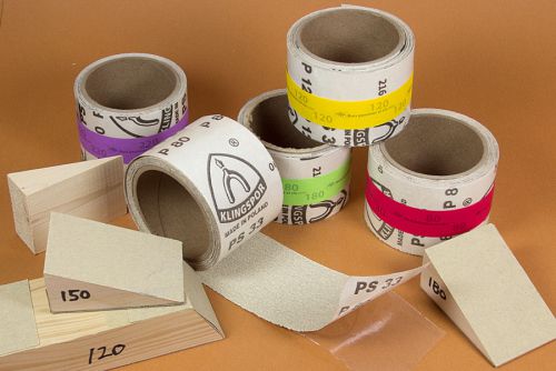 Ensemble d'abrasifs autocollant en rouleaux