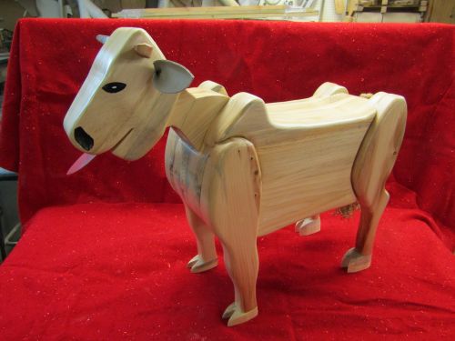 Petite vache en bois