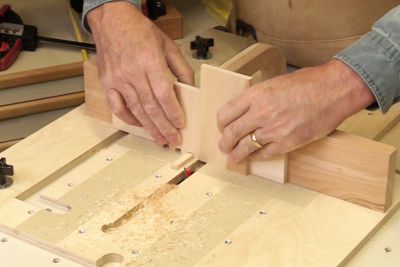 Façonnage facile avec un gabarit de coupe sur mesure