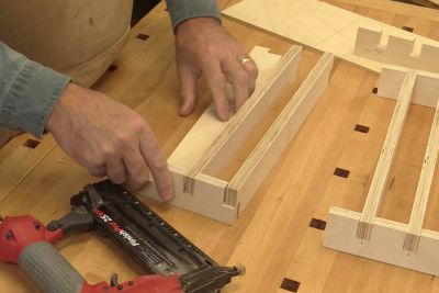 Petit support pour serre-joints à main