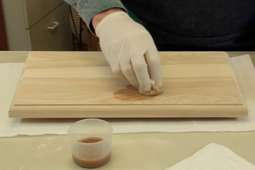 Finition à l'huile de plan de travail
