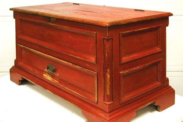 Grande malle au fini antique