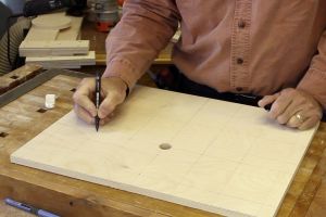 Préparation du plateau pour perceuse à colonne