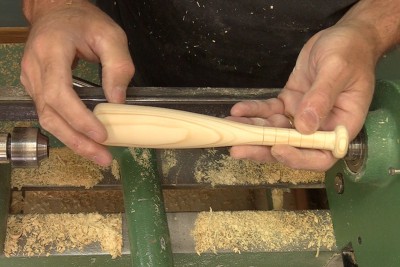 Démonstration de tournage d'un bâton de baseball jouet