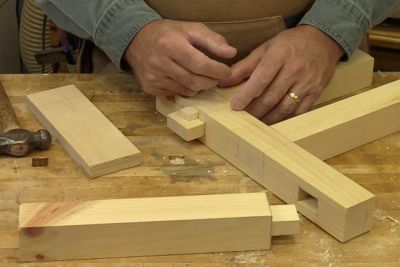 Assemblages rustiques à tenons et mortaises